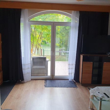 Revesz Apartment Mosonmagyaróvár Екстериор снимка